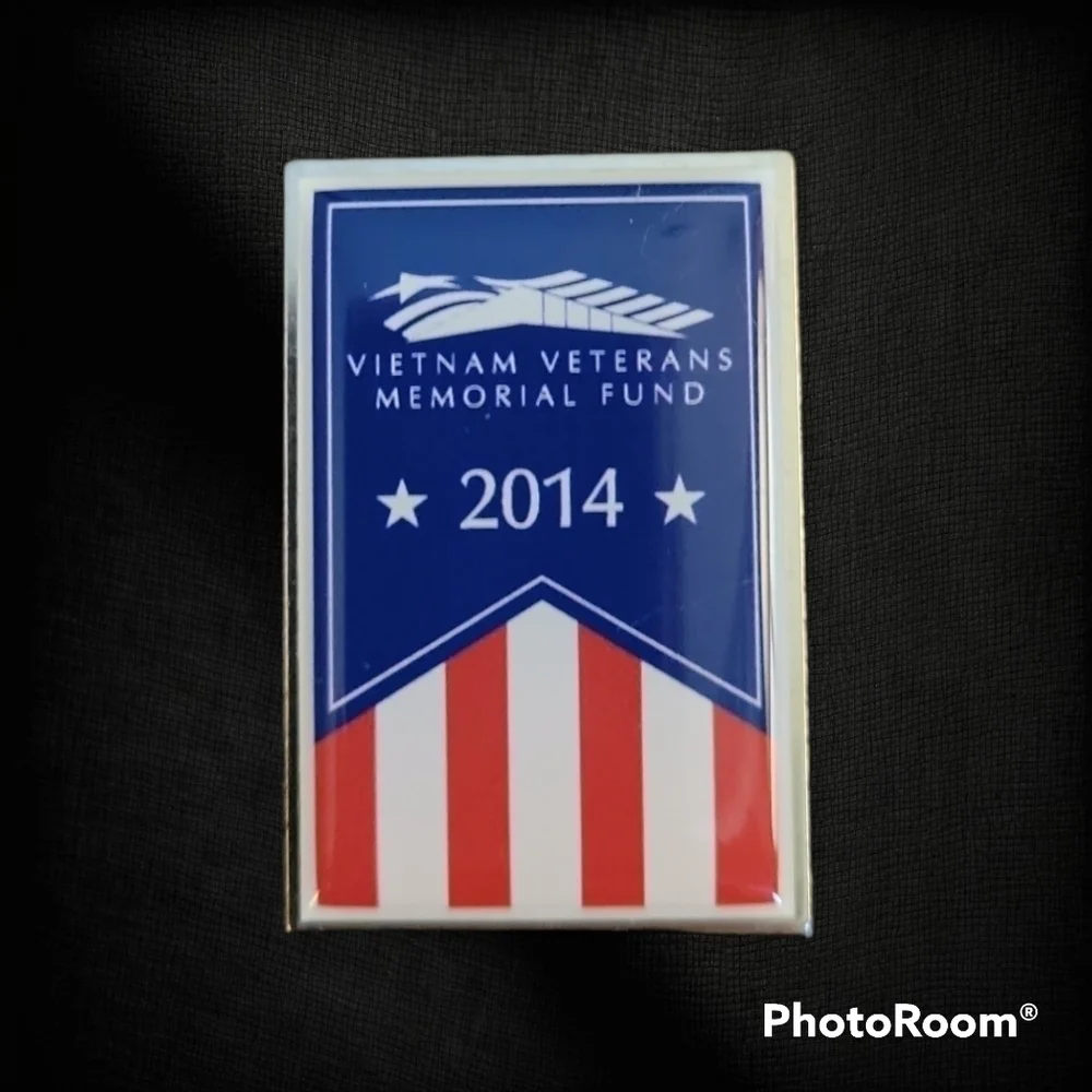 5/$25 VIETNAM Veterans Memorial Fund Lapel Pin